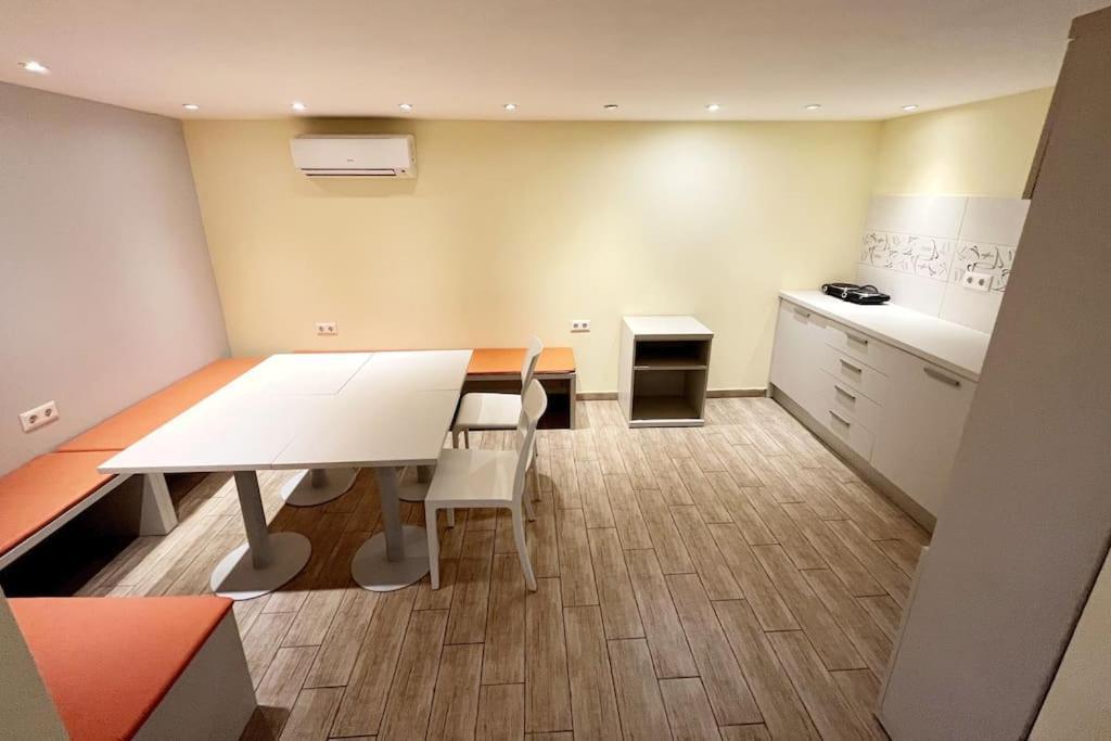 Central Budapest- Podmaniczky Unit 1 Apartman *